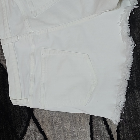 VINTAGE VICTORIA SECRET DISTRESSED RAW-EDGE HIGH-WAISTED WHITE DENIM JEAN SHORTS - Picture 9 of 13